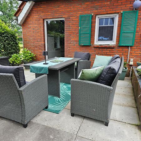 Kleines Ferienhaus Luettje Backhuus 35516 Uplengen Kültér fotó