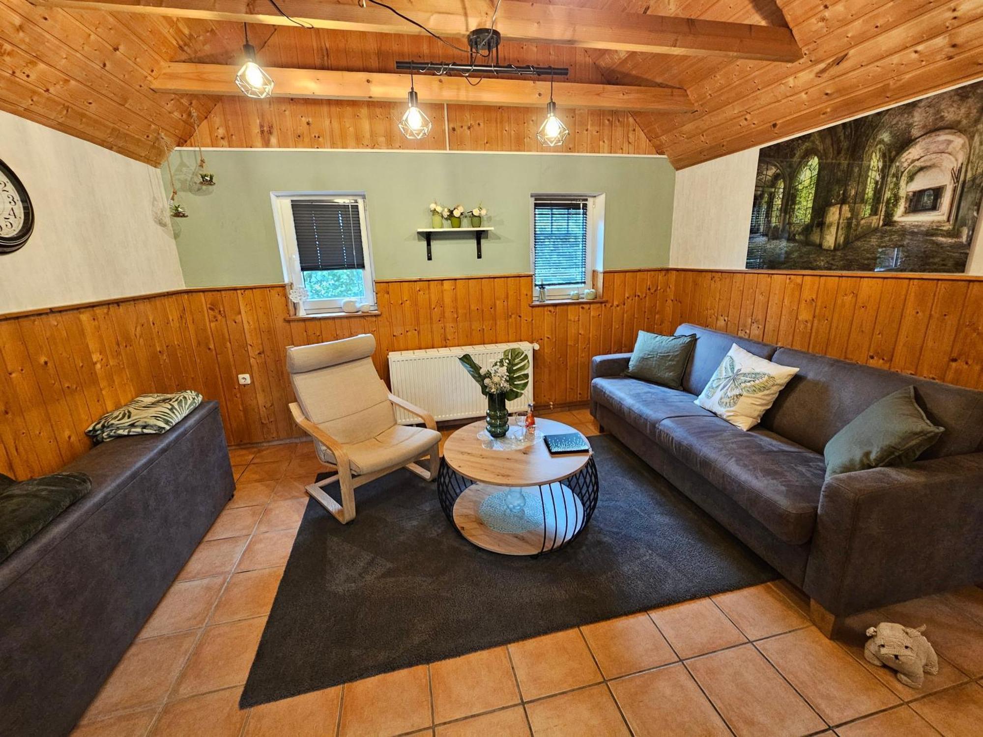 Kleines Ferienhaus Luettje Backhuus 35516 Uplengen Kültér fotó