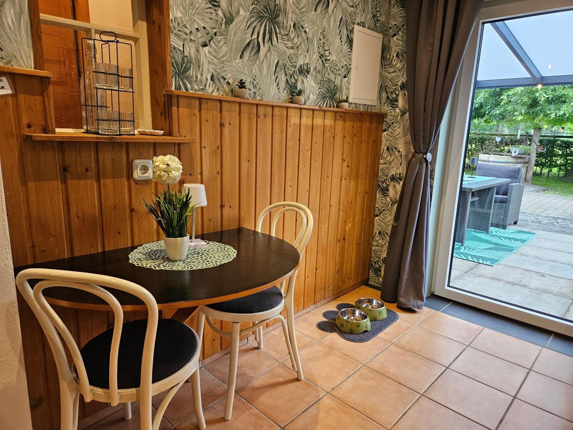 Kleines Ferienhaus Luettje Backhuus 35516 Uplengen Kültér fotó