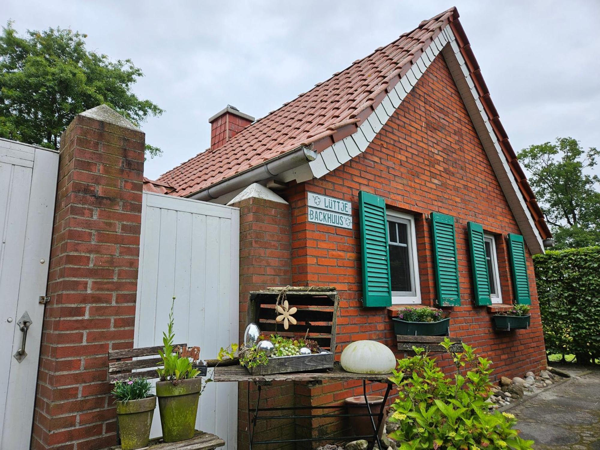 Kleines Ferienhaus Luettje Backhuus 35516 Uplengen Kültér fotó