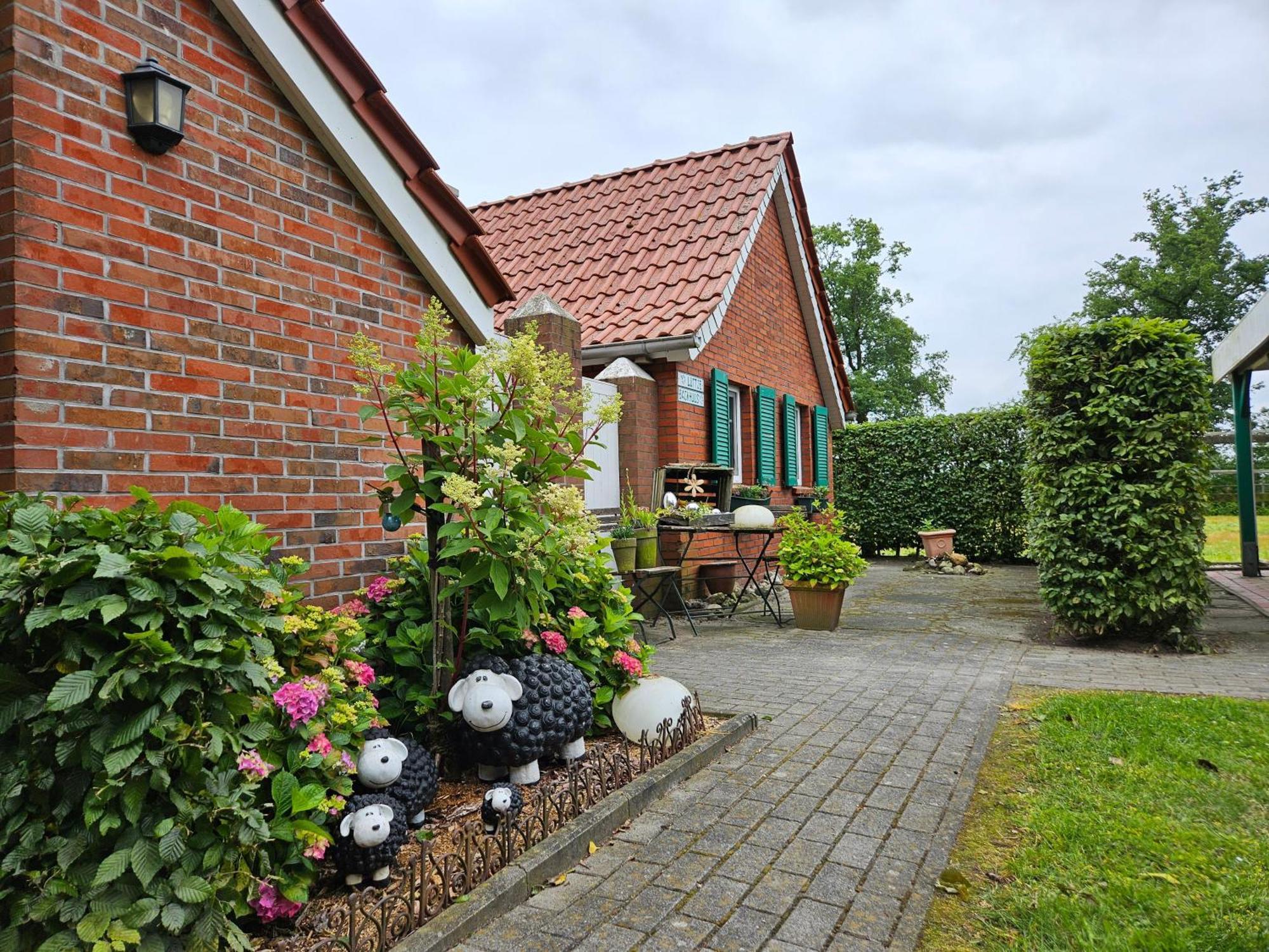 Kleines Ferienhaus Luettje Backhuus 35516 Uplengen Kültér fotó
